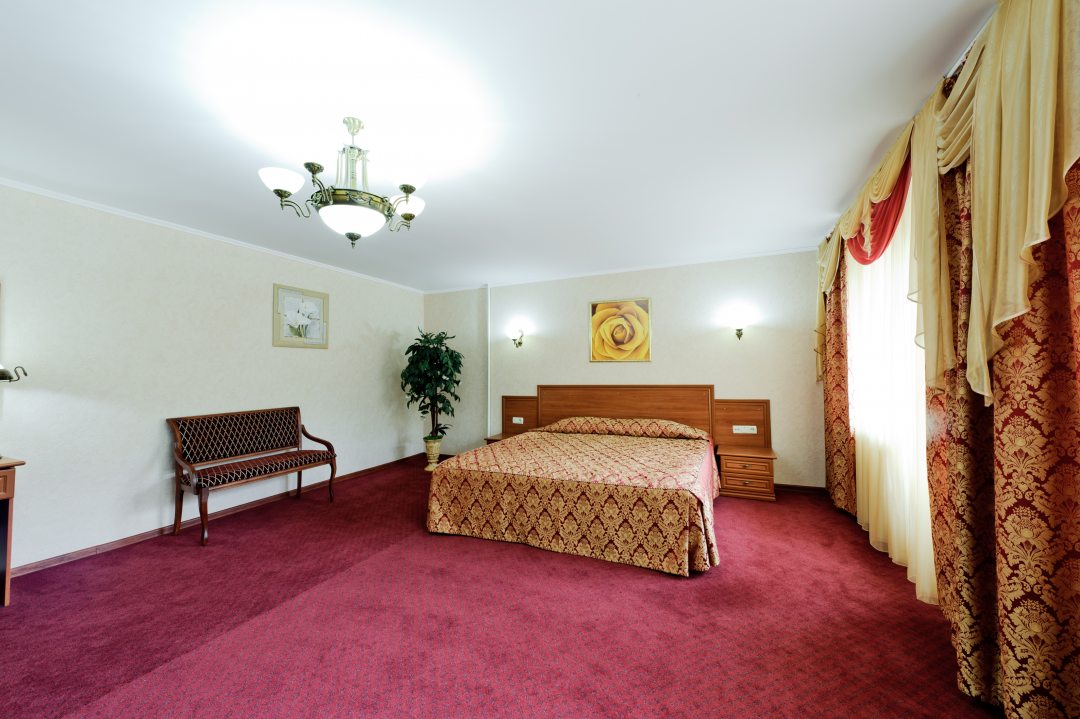 Апартаменты (Комфорт трехкомнатный) гостиницы АМАКС Парк отель Тамбов