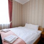 Полулюкс (Трёхкомнатный "Семейный номер", с видом на Монастырскую площадь), Отель Боровница