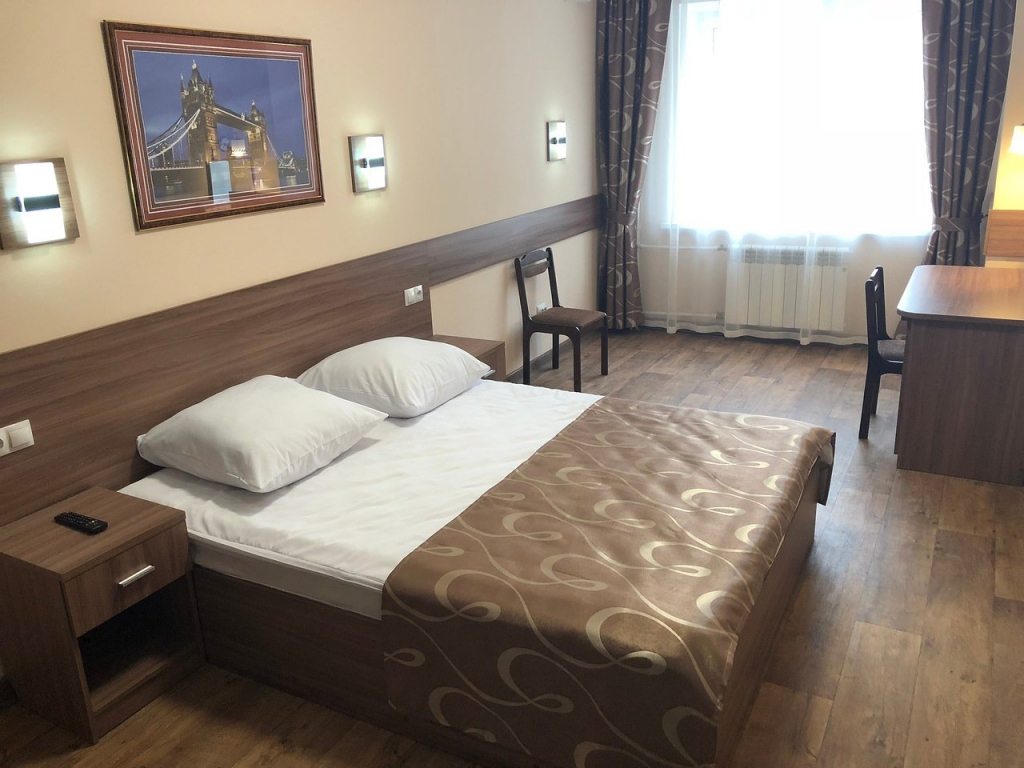 De Luxe (С одной двуспальной и одной односпальной кроватями) гостиницы Ока, Рязань