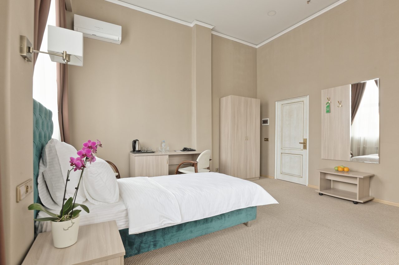 Номер (Улучшенный двухместный с двумя односпальными кроватями), Гостиница Fortis