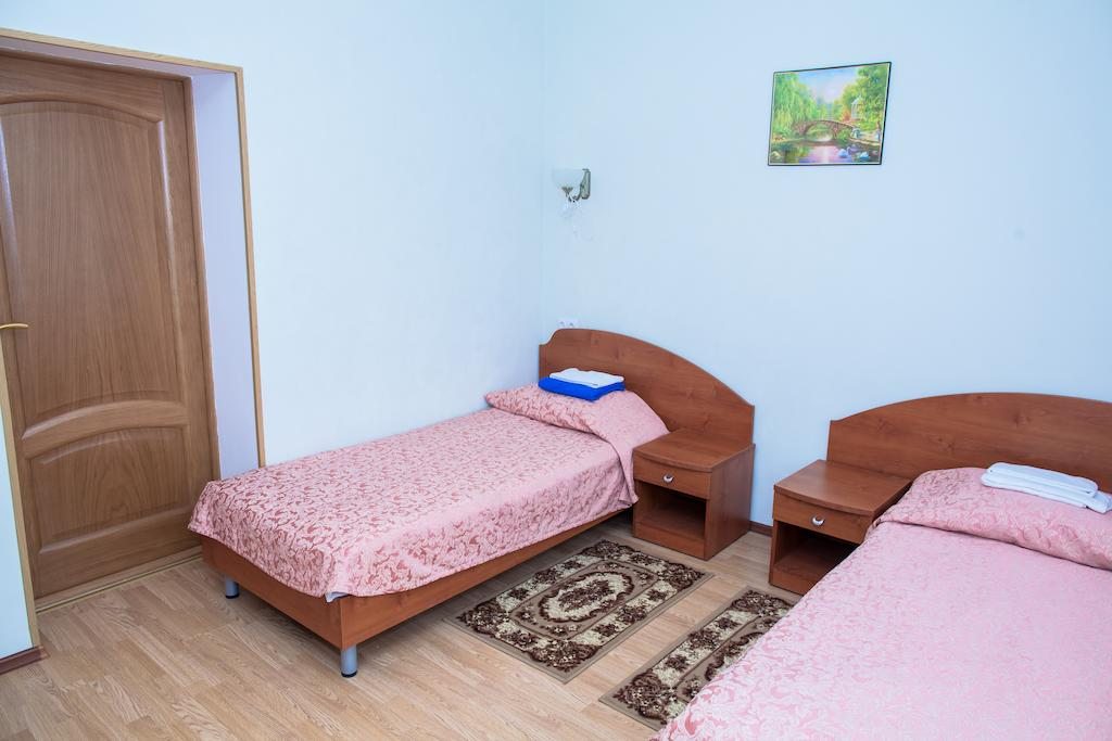 Номер (Кровать в общем номере с 2 кроватями и собственной ванной комнатой) отеля ДОСААФ на Волоколамском Шоссе, Москва