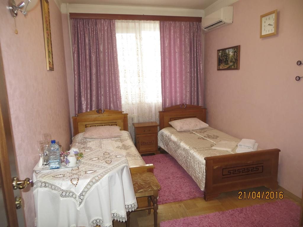 Двухместный (Двухместный номер с 2 отдельными кроватями и общей ванной комнатой) отеля Мини-отель КБ на Таганке - Марксистская, Москва