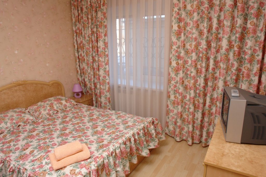 Апартаменты (2-комнатные) гостиницы Дом артистов цирка, Екатеринбург