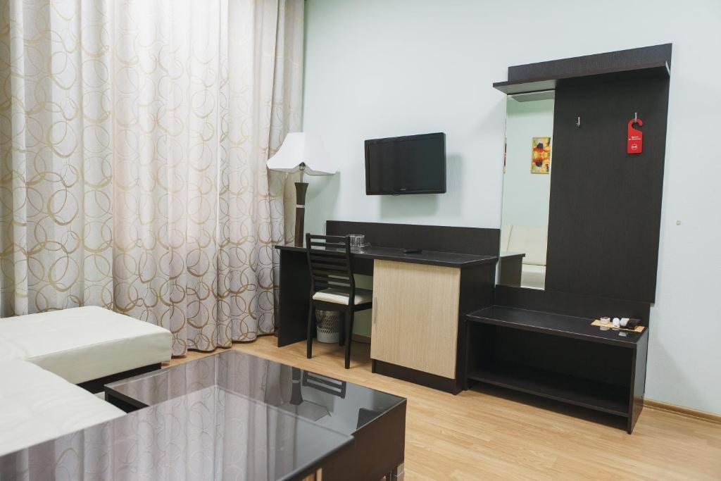 Сьюит (Двухместный номер «Комфорт» с 1 кроватью) отеля при больнице № 2 им. Семашко, Москва
