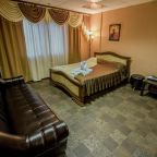 Семейный (Классический семейный номер «3» с собственной ванной комнатой), Мини-отель Фаб