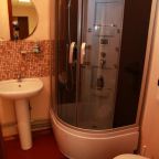 Двухместный (Комфортабельный номер «1» с собственной ванной комнатой), Мини-отель Фаб