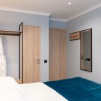 Сьюит (Люкс «2» с кроватью размера «king-size» и гидромассажной ванной), Мини-отель Фаб