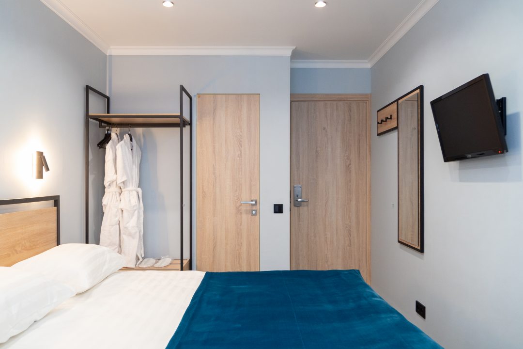 Сьюит (Классический семейный номер «6» с собственной ванной комнатой), Мини-отель Фаб