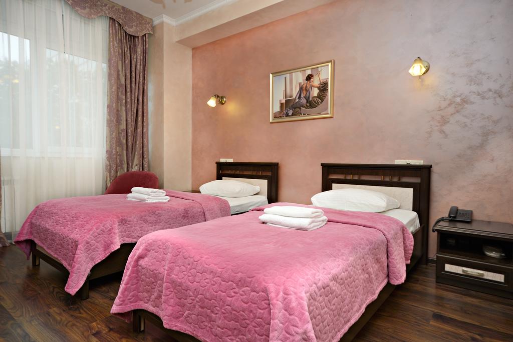 Двухместный (Стандартный номер с 2 отдельными кроватями) отеля Ангелина на Рублевском, Москва