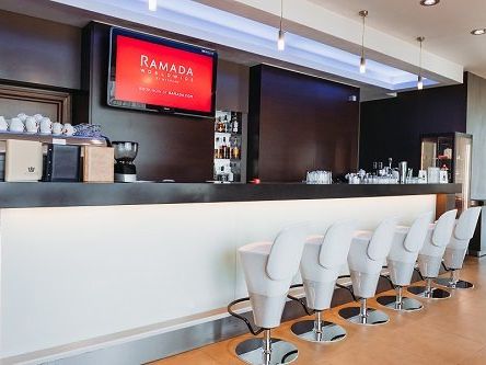 Lobby Bar, Отель Ramada By Wyndham Yekaterinburg Hotel & Spa