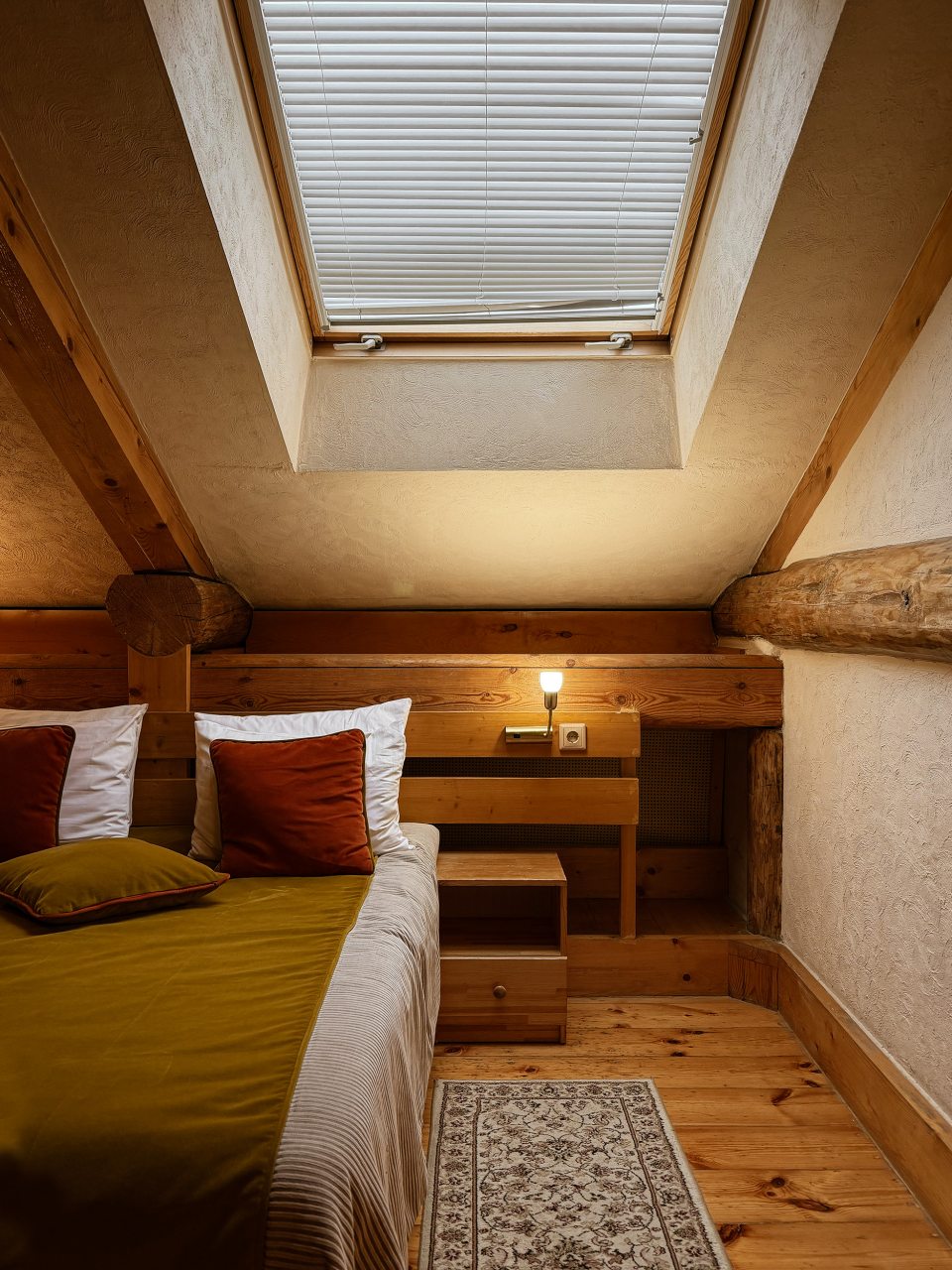 Двухместный (Стандартный Мансардный номер с 1 кроватью), Отель Маросейка 2/15