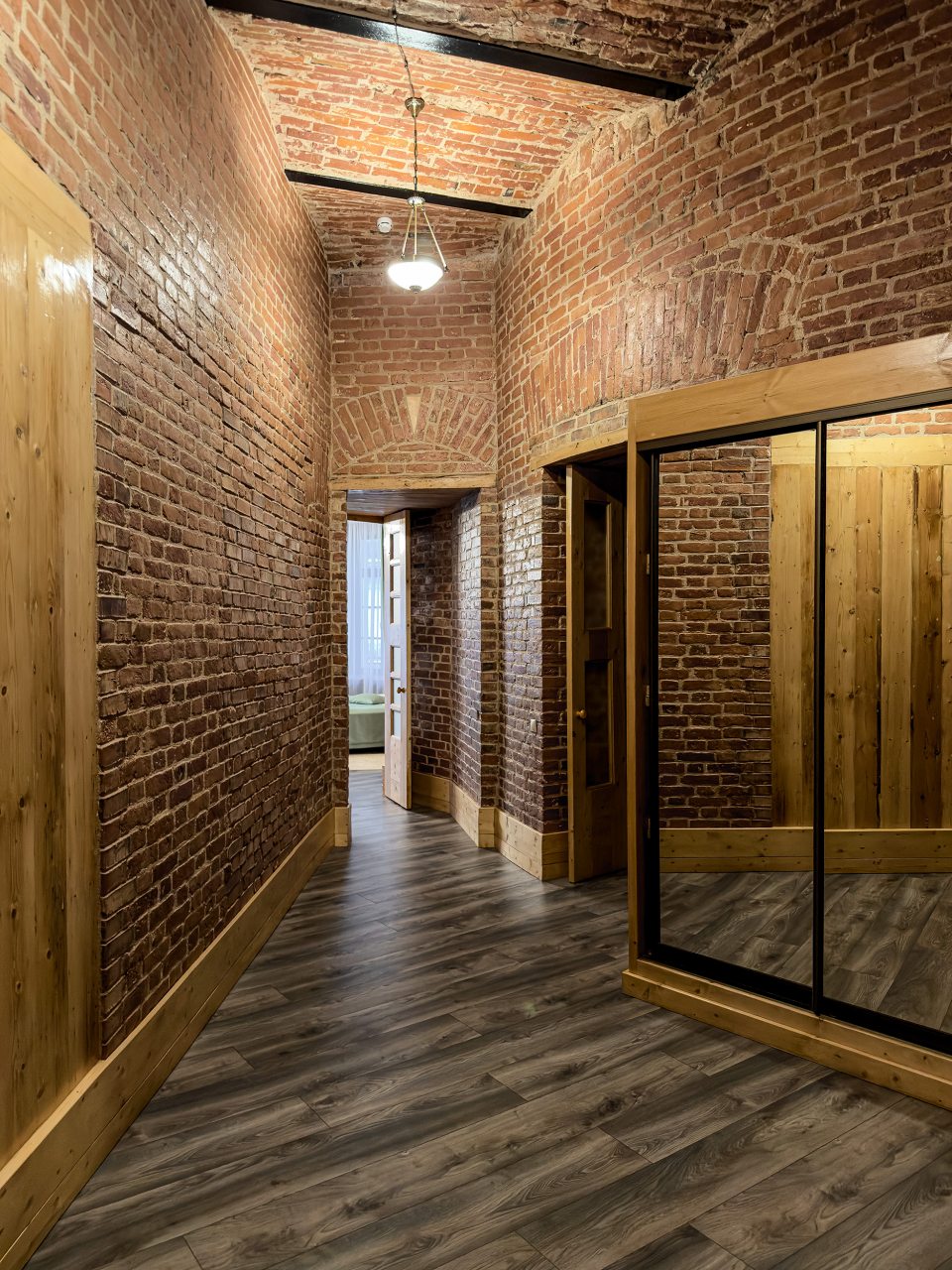 Люкс (Наполеон), Отель Маросейка 2/15