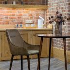 Люкс (Наполеон), Отель Маросейка 2/15