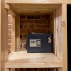 Люкс (Наполеон), Отель Маросейка 2/15