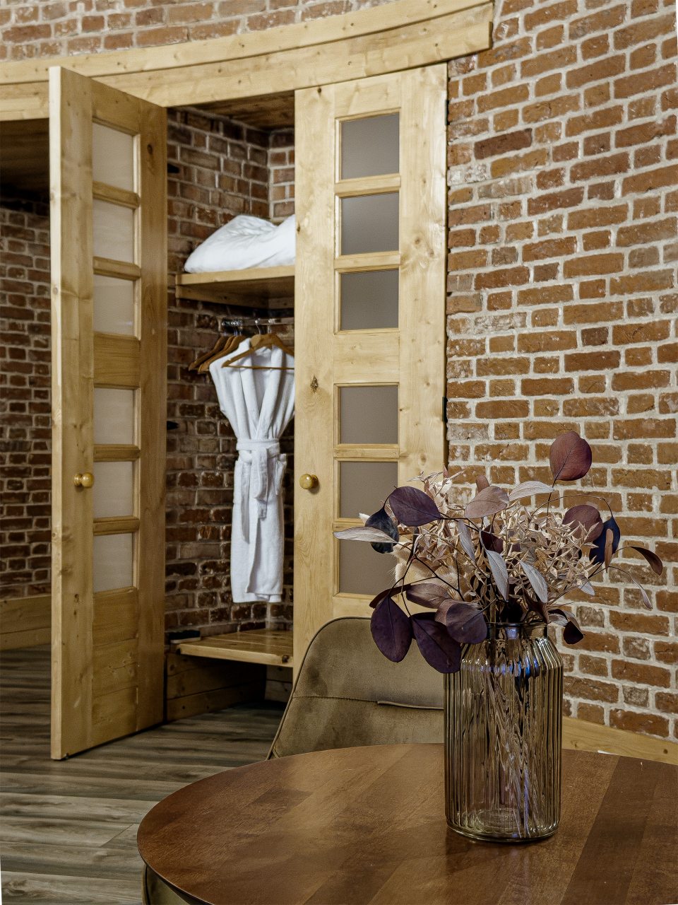 Люкс (Наполеон), Отель Маросейка 2/15