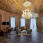 Люкс (Наполеон), Отель Маросейка 2/15