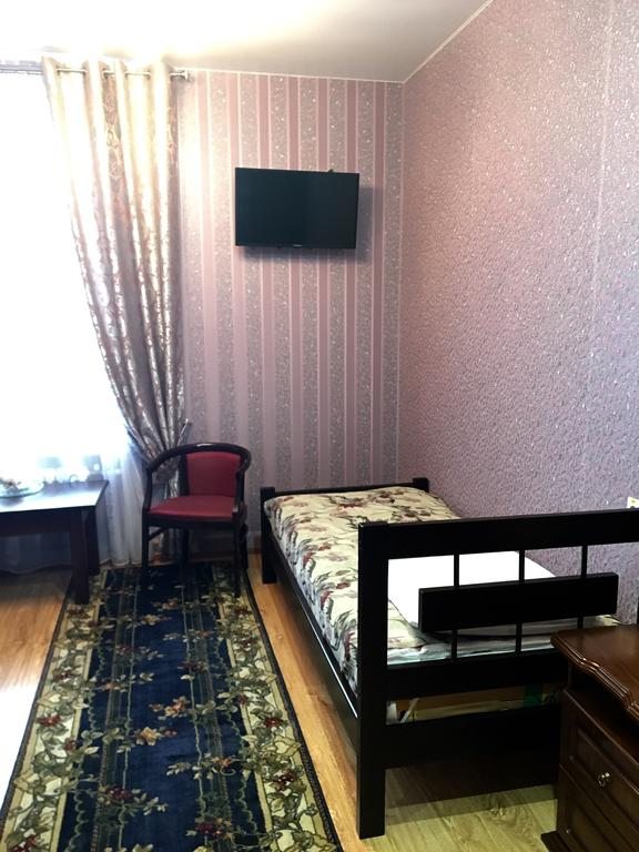 Двухместный (Двухместный номер с 2 отдельными кроватями и ванной комнатой) мини-гостиницы Весна, Елец