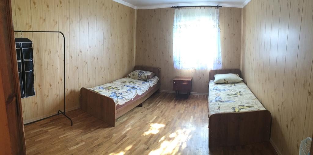 Двухместный (Бюджетный двухместный номер с 2 отдельными кроватями) гостевого дома Панорама 21, Гагра