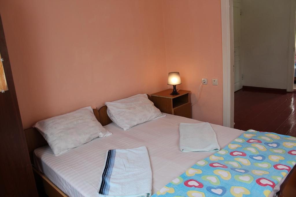 Двухместный (Бюджетный двухместный номер с 2 отдельными кроватями) гостевого дома U Valentiny, Новый Афон