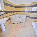 Люкс (Семейный), Загородный отель Нежинка