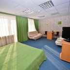 Полулюкс, Загородный отель Нежинка