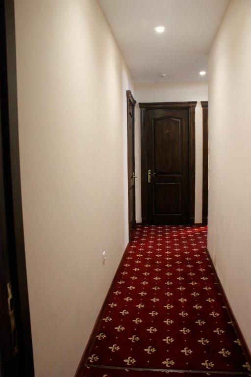 Четырехместный (Стандартный четырехместный номер) отеля Акуа, Сухум