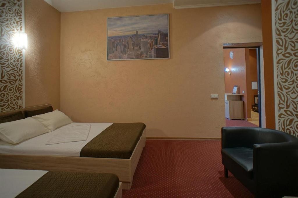Двухместный (Просторный двухместный номер с 2 отдельными кроватями) отеля Комплекс Надежда, Нижний Новгород