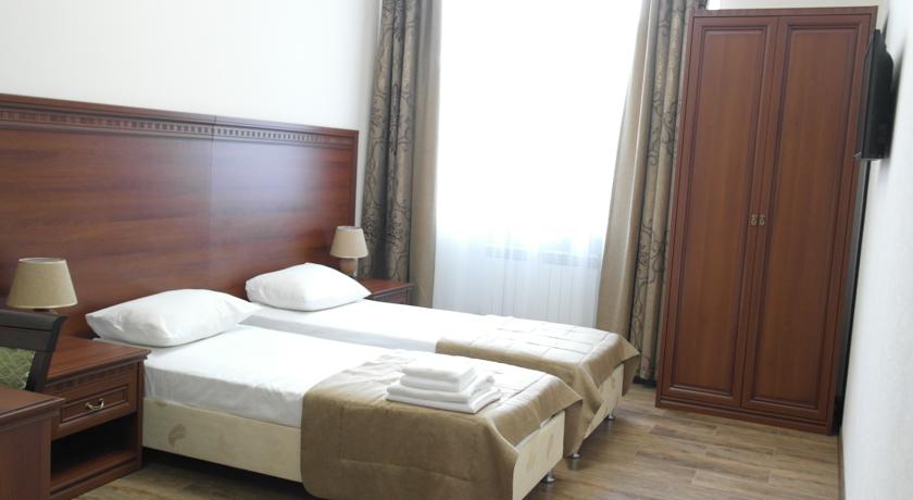 Двухместный (Комфорт с 2-мя отдельными кроватями) отеля Круиз, Краснодар