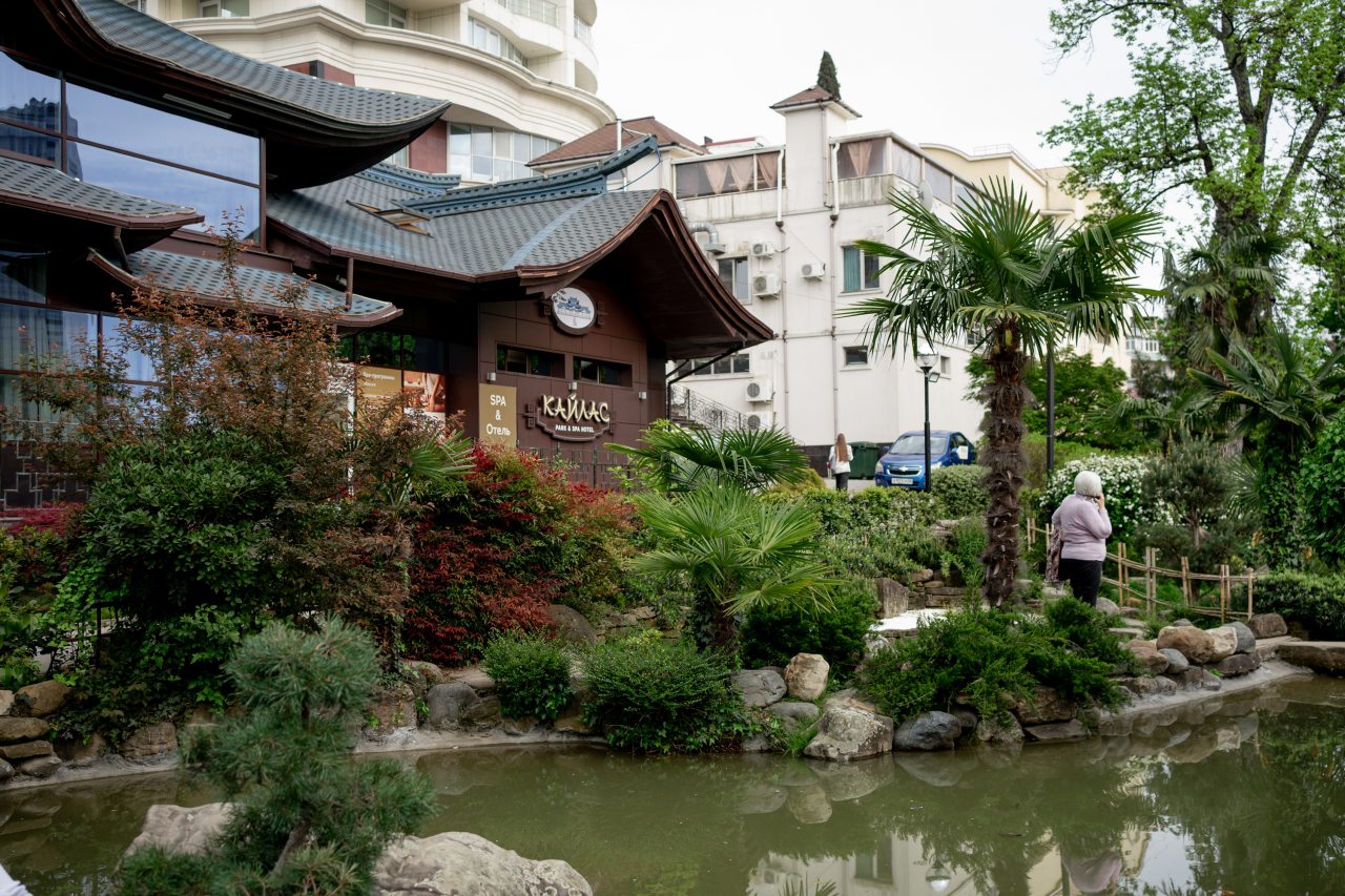 Вид на сад, Kailas Park & Spa Hotel