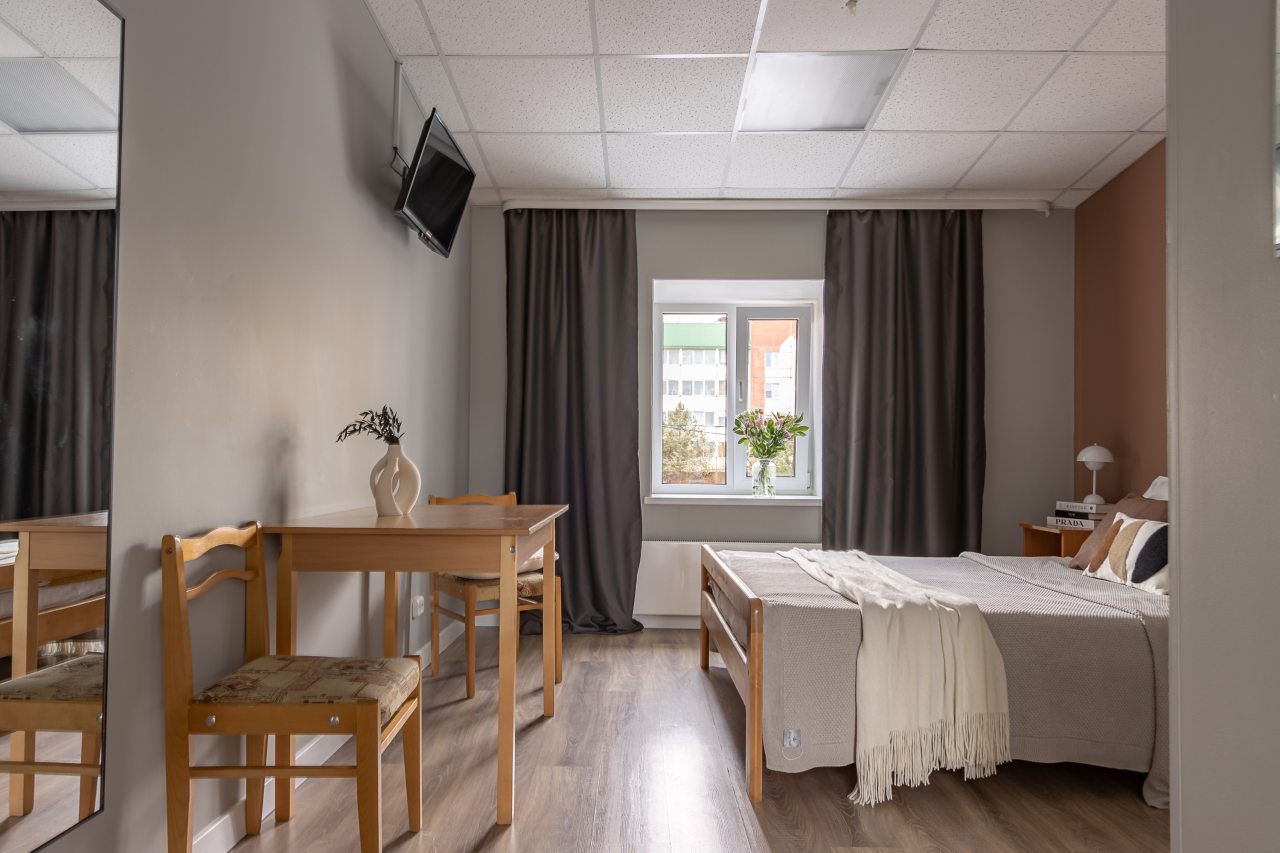 Двухместный (Номер с одной 2-х сп. кроватью и с удобствами в номере), Отель Номера в Гатчине