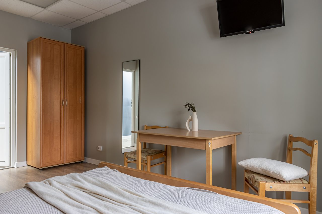 Двухместный (Номер с одной 2-х сп. кроватью и с удобствами в номере), Отель Номера в Гатчине