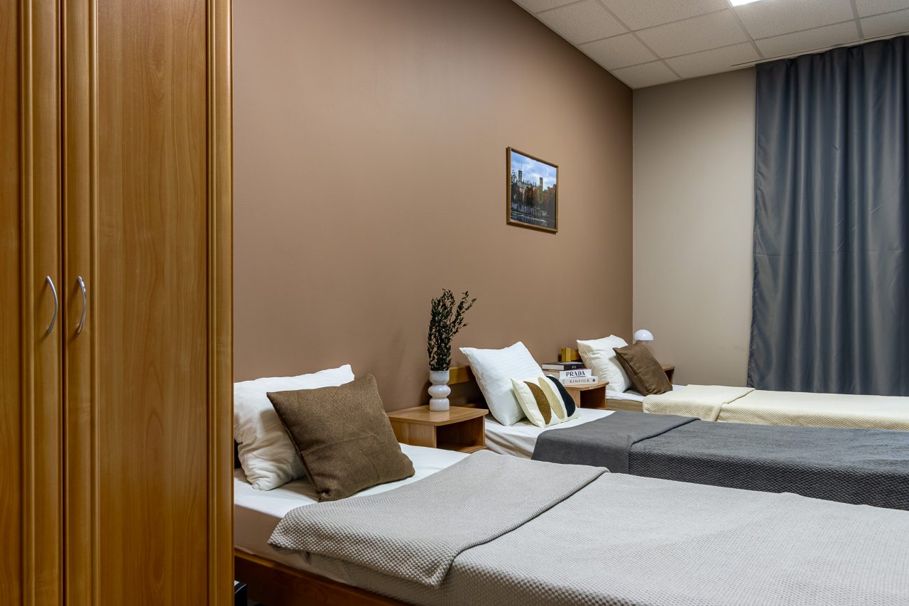 Трехместный (Трехместный номер с общей ванной комнатой), Отель Номера в Гатчине