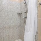 Одноместный, Гостиница Атом