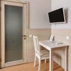 Одноместный, Гостиница Атом