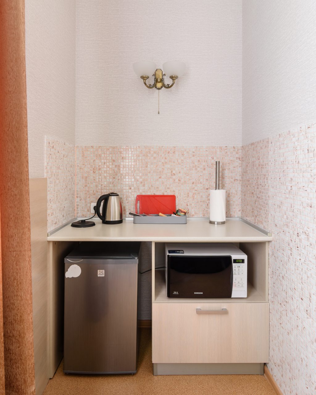 Одноместный, Гостиница Атом