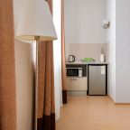 Двухместный, Гостиница Атом