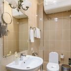 Двухместный, Гостиница Атом