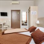 Двухместный, Гостиница Атом