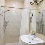 Двухместный, Гостиница Атом