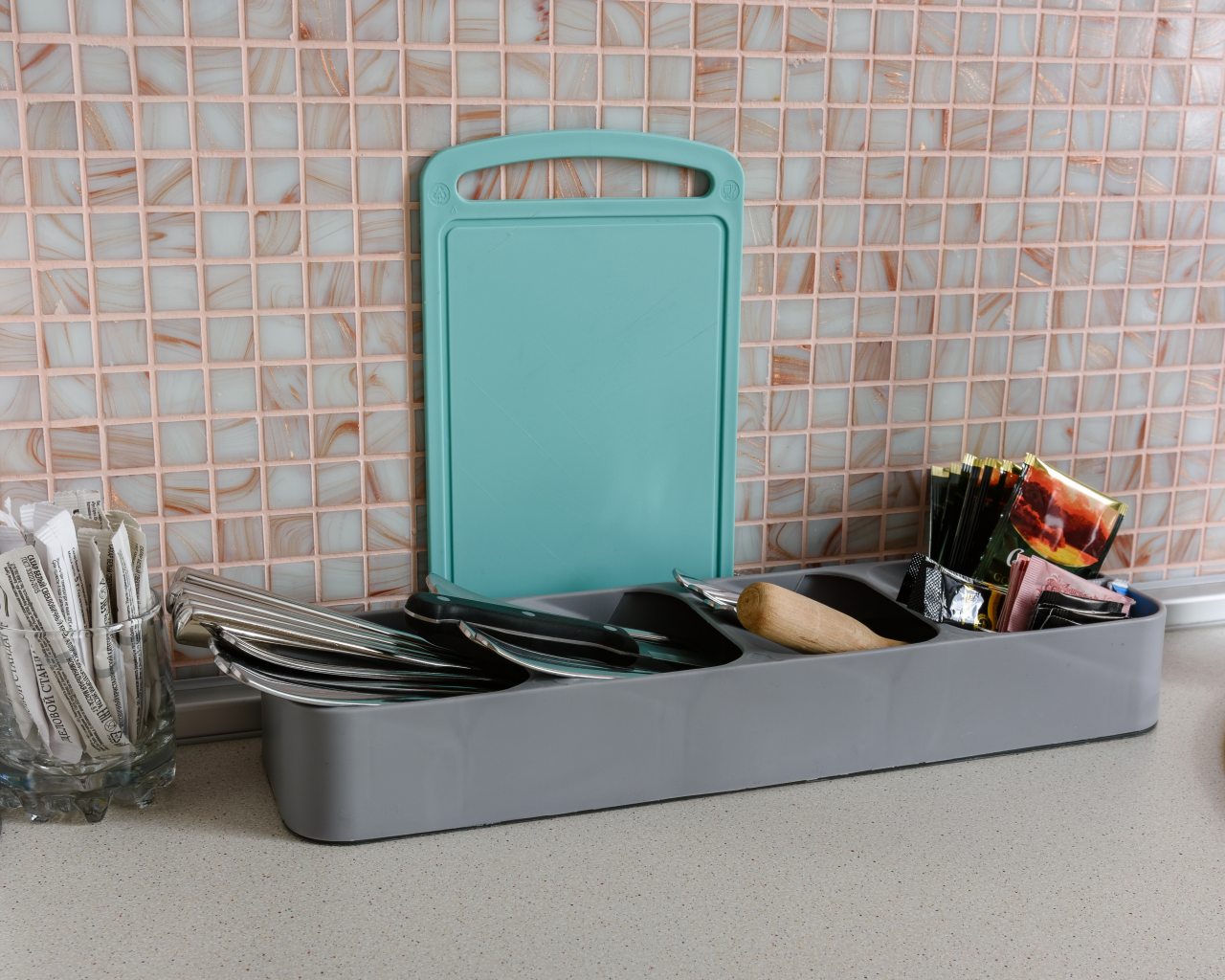 Люкс, Гостиница Атом