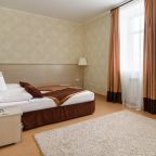 Люкс, Гостиница Атом