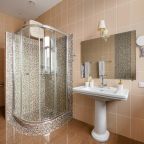 Люкс, Гостиница Атом