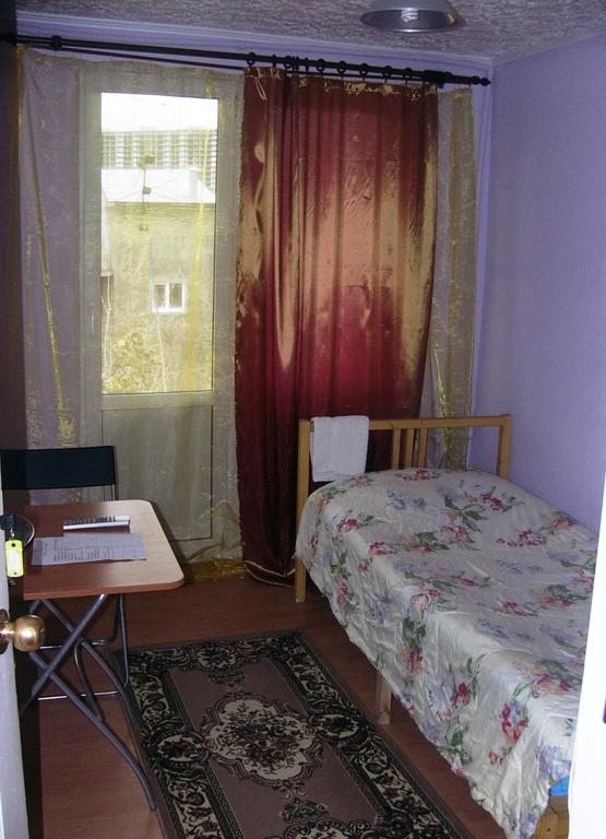 Двухместный (Двухместный номер с 2 отдельными кроватями и балконом) гостевого дома Валентина, Щербинка