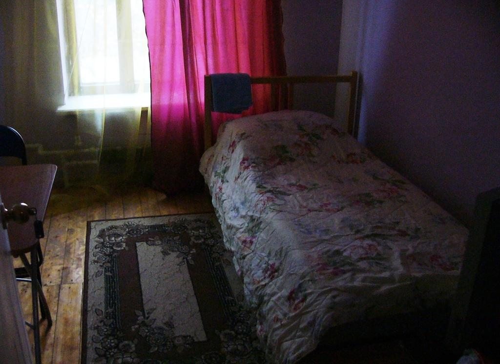 Двухместный (Двухместный номер с 1 кроватью и общей ванной комнатой) гостевого дома Валентина, Щербинка