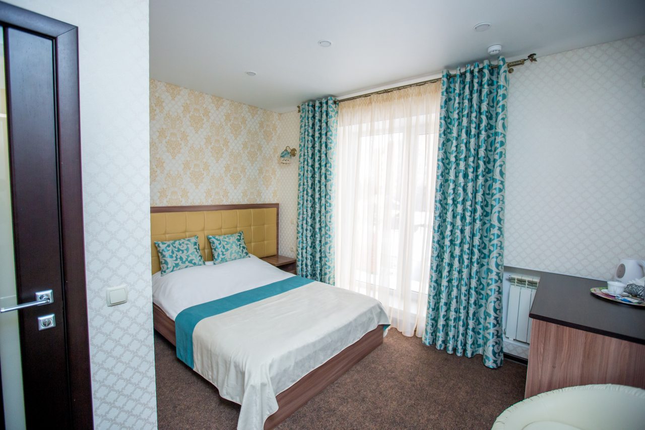 Двухместный (Стандарт 2-х местный DBL (1 двуспальная кровать)) гостиницы Элион, Балаково