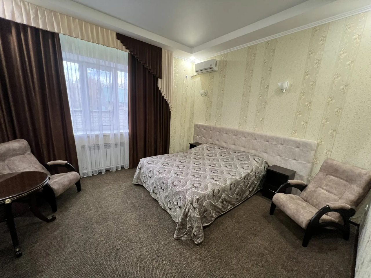Полулюкс (П/ЛЮКС 2-х местный DBL с одной двуспальной кроватью), Гостевой дом Элион