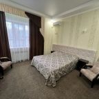Полулюкс (П/ЛЮКС 2-х местный DBL с одной двуспальной кроватью), Гостевой дом Элион