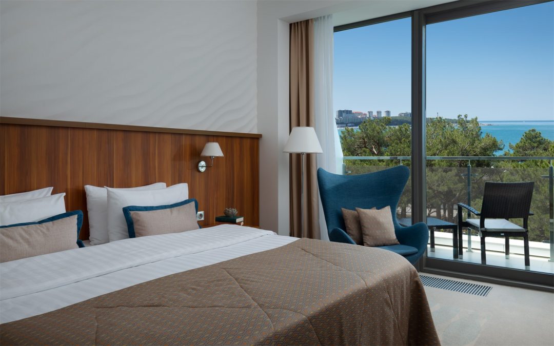 Двухместный (Делюкс 5* с видом на море) отеля Приморье Grand Resort Hotel, Геленджик