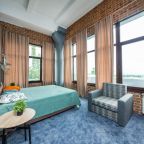 Трехместный (Junior Suite high SV +terrace), Отель Beton Brut