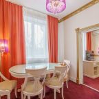 Сьюит (Suite), Гостиничный комплекс Яр